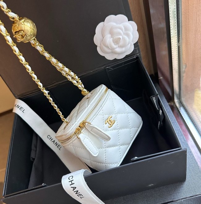Chanel Chain Small Box 