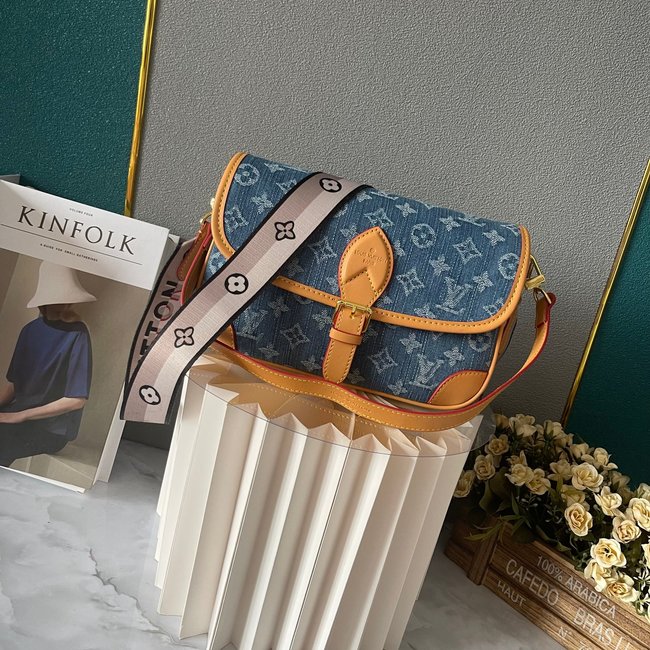 Louis Vuitton Diane Handbag Code: M46386