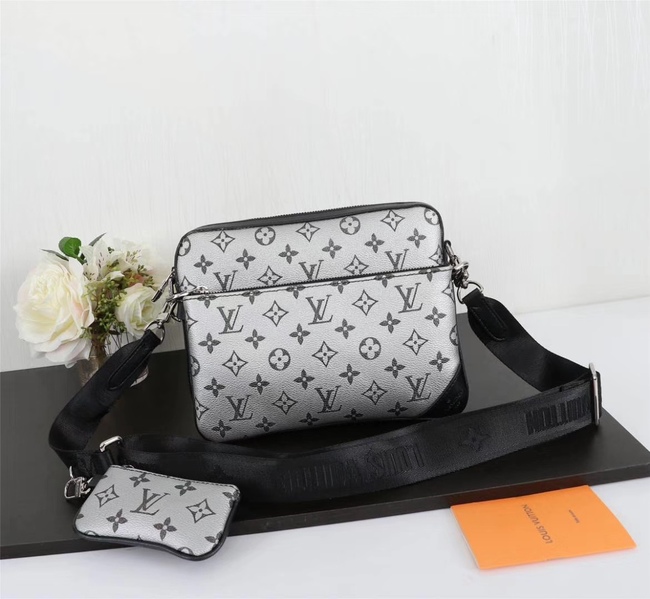 Louis Vuitton District Small Bag Code: M45320