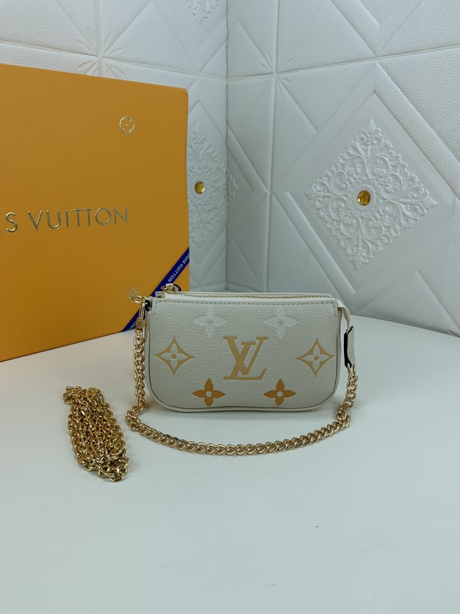 Louis Vuitton Mini Pochette Accessoires Clutch Code: M80501