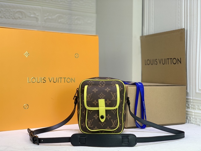 Louis Vuitton Wearable Wallet Crossbody Bag Code: M69404