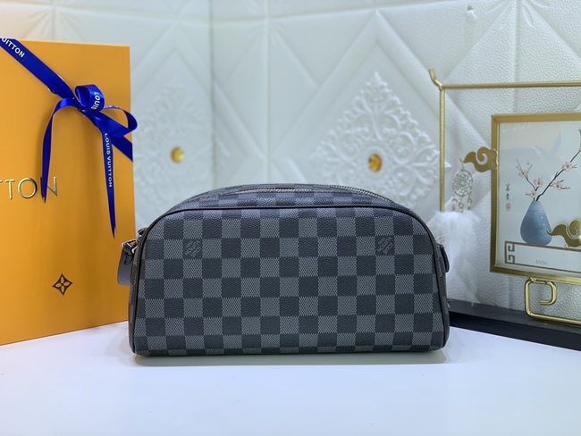 Louis Vuitton Damier Canvas Belt Bag Code: M47528