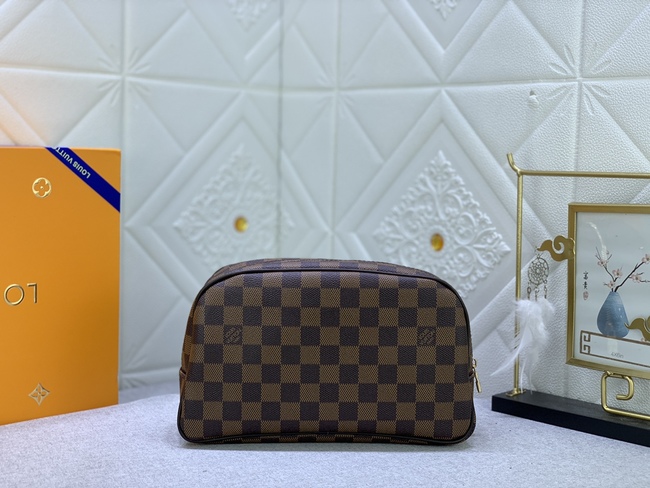 Louis Vuitton Damier Canvas Clutch Code: M47527