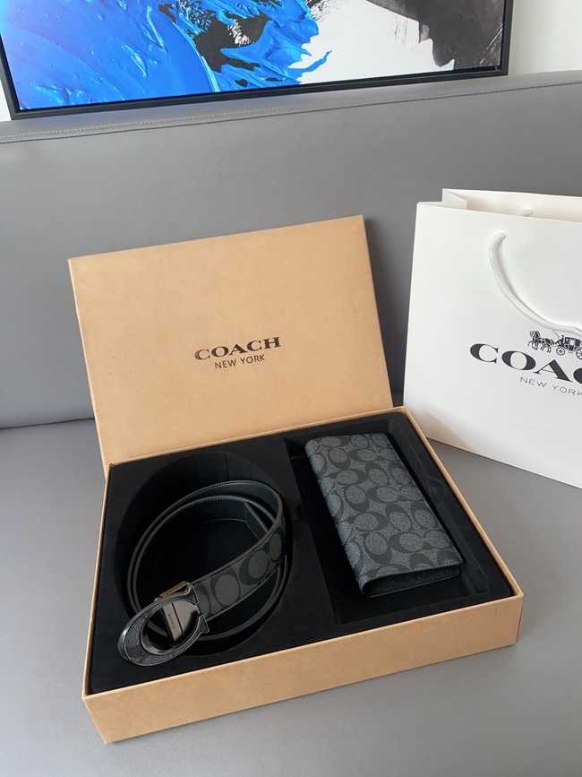 Coach High-End 2-In-1 Gift Box Clutch