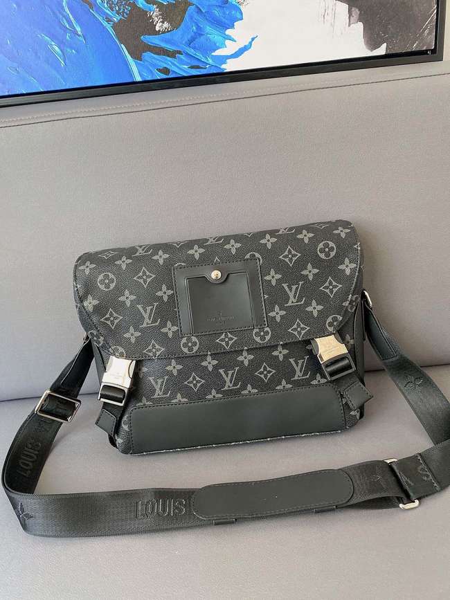 Louis Vuitton Voyage Handbag Code: M40511