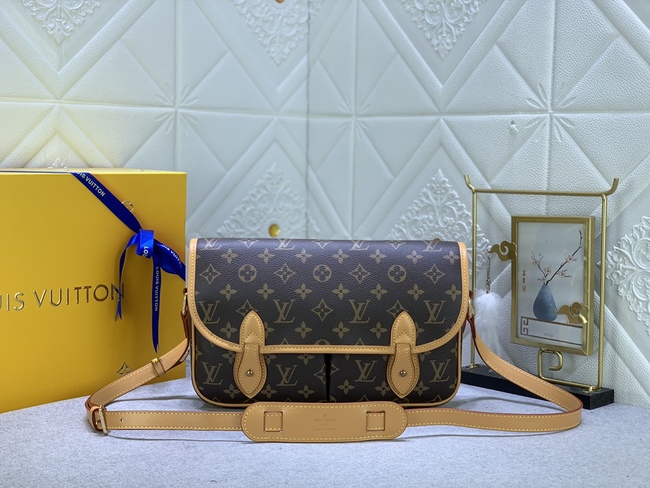 Louis Vuitton Classic Vintage Messenger Bag Code: M42247
