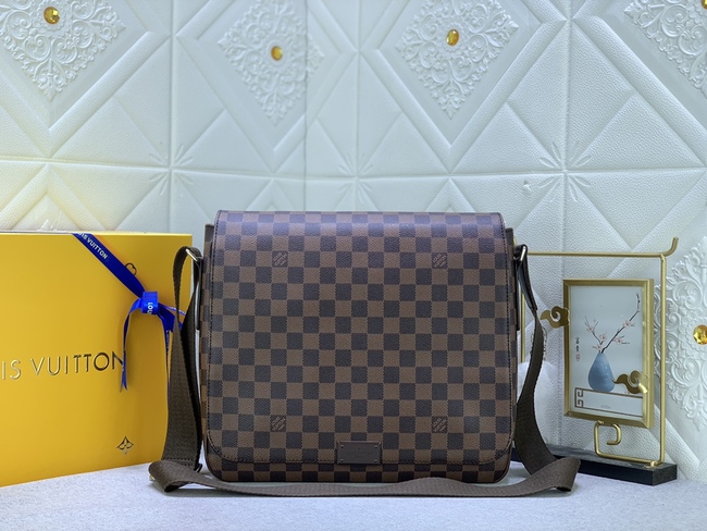 Louis Vuitton District Medium Tote Code: M41212/M41213