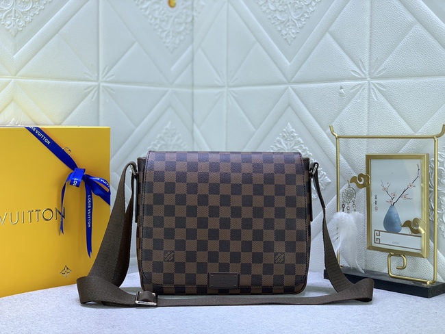 Louis Vuitton District Medium Tote Code: M41212/M41213