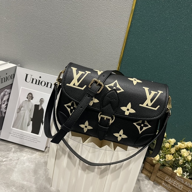 Louis Vuitton Diane Handbags Code: M46583