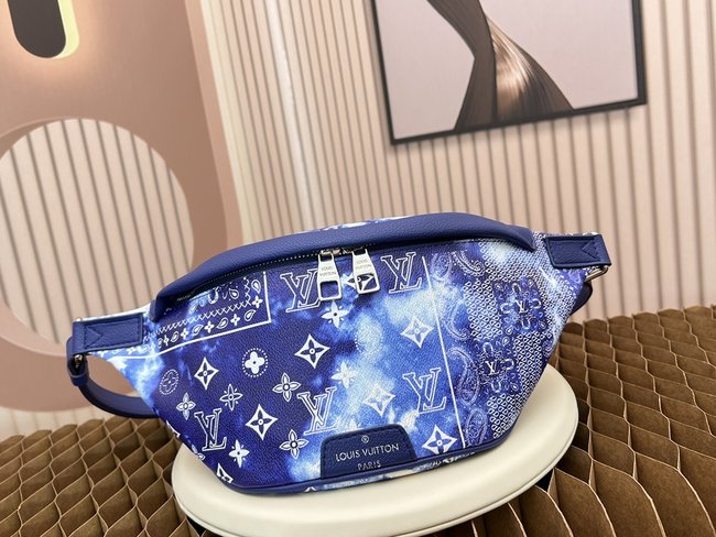 Louis Vuitton Discovery Belt Bag Code: M20587