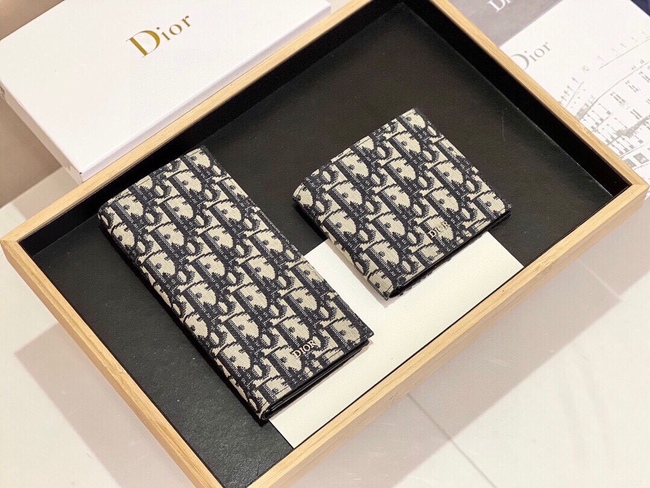 Dior Clutches Can Be Used By Both Men And Women