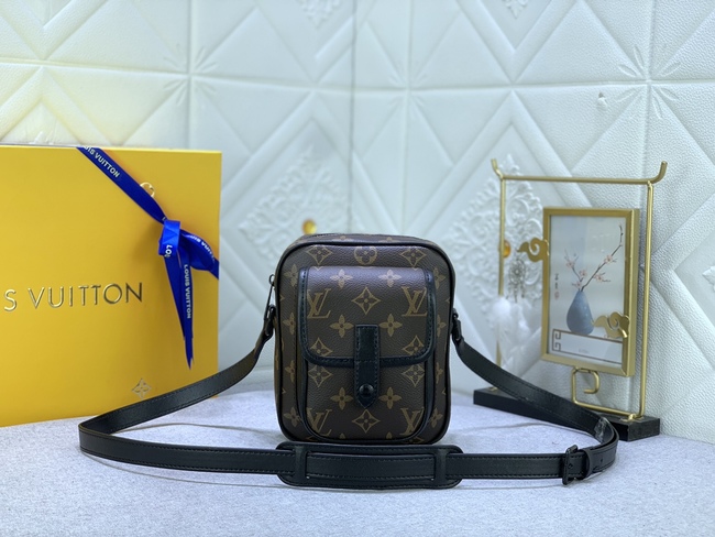 Louis Vuitton Christopher Mini Bag Code: /M69404
