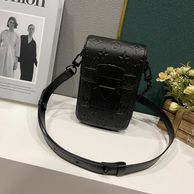 Louis Vuitton S-Lock Vertical Wearable Wallet Code: M81522/M81524