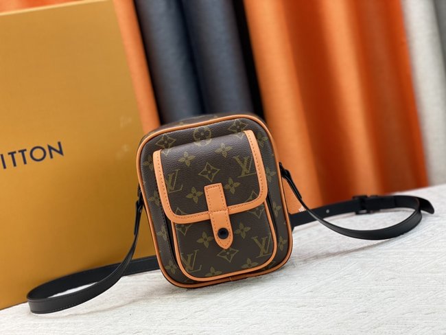 Louis Vuitton Christopher Mini Bag Code: M69404