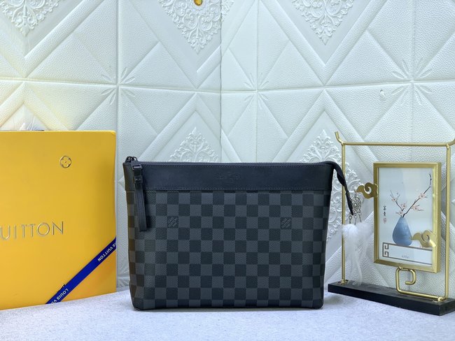 Louis Vuitton Pochette Voyage Souple Clutch Code: M82545 M82543