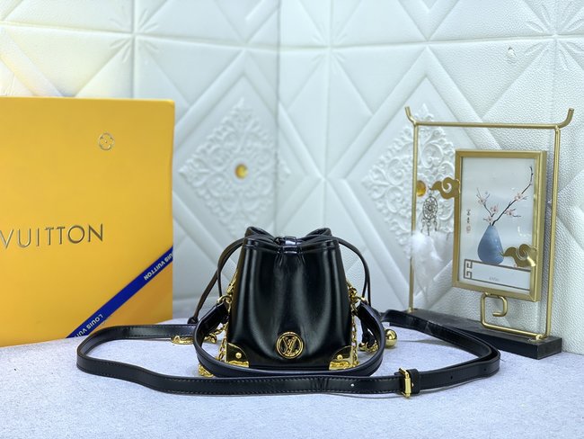 Louis Vuitton Online Only Handbag Code: M83227 M82885