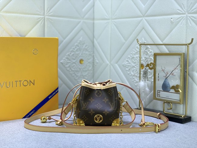 Louis Vuitton Online Only Handbag Code: M83227 M82885