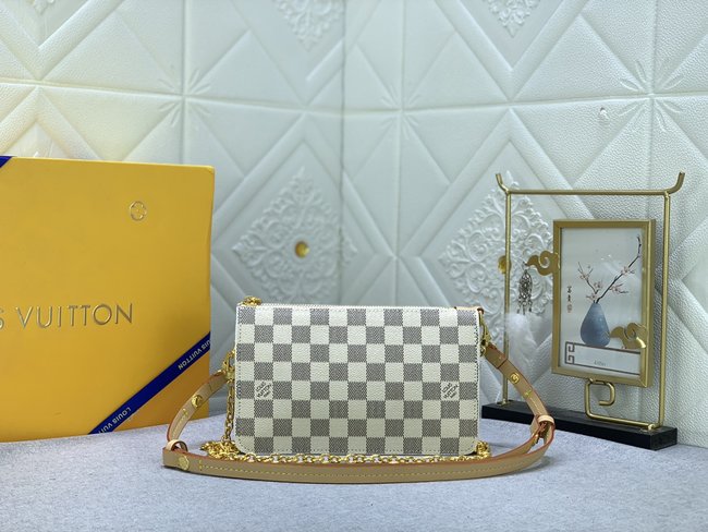 Louis Vuitton Lexington Carry-On Bag Code: M81828