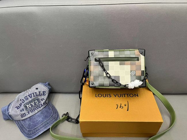 Louis Vuitton Chain Box Bag 