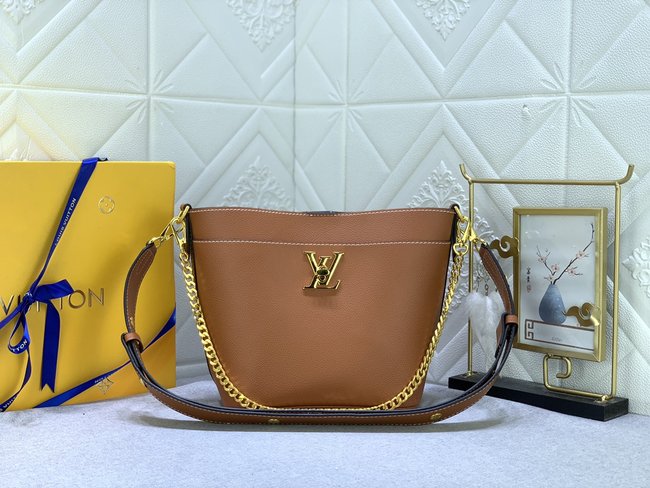 Louis Vuitton Grained Cow Leather Crossbody Bag Code: M24006 M24638