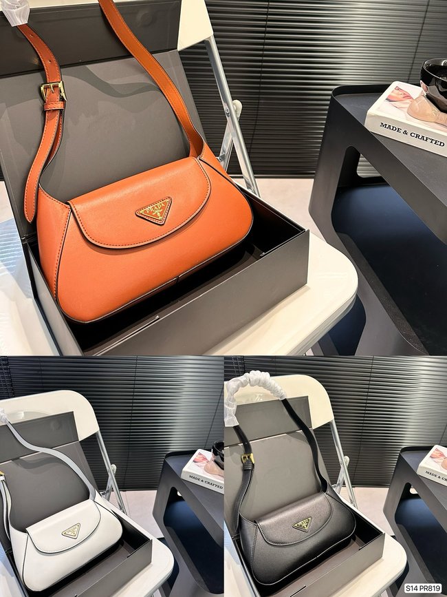 Prada Stylish Armpit Bag Code: Pr819