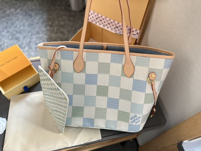 Louis Vuitton Neverfull Shopping Bag 