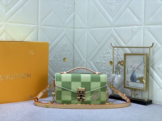 Louis Vuitton Pochette Métis East West Handbag Code: N40749