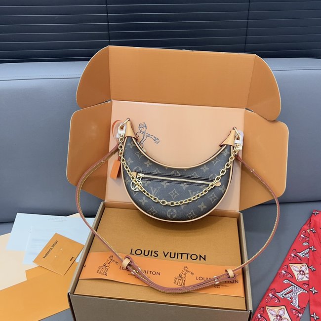 Louis Vuitton Loop Pea Bun 