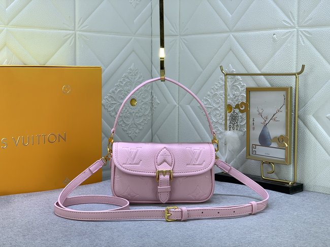 Louis Vuitton Diane Handbag Code: M83566