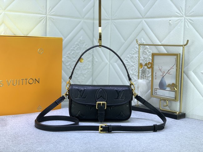 Louis Vuitton Diane Handbag Code: M83566