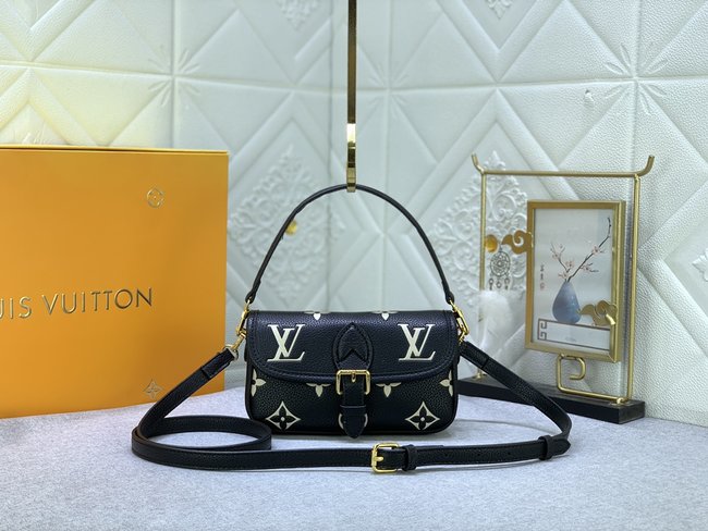 Louis Vuitton Diane Handbag Code: M83566