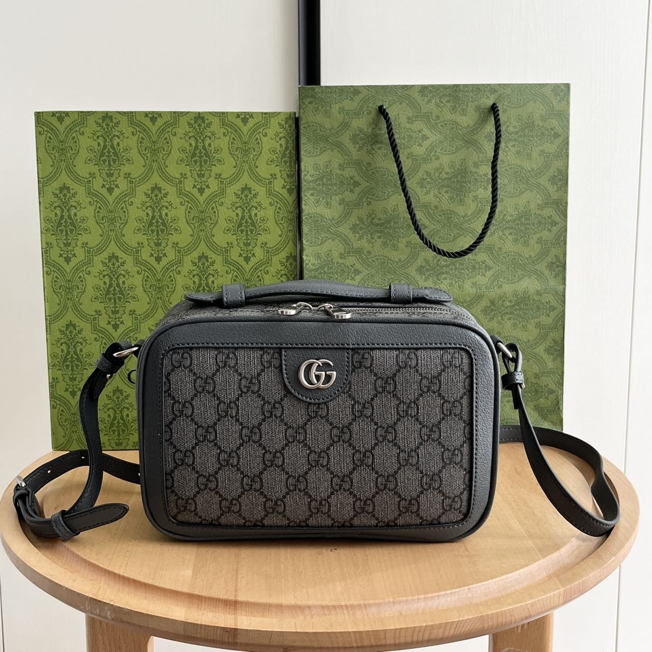Gucci Ophidia Series New Hand-Held Crossbody Bag Code: 739392